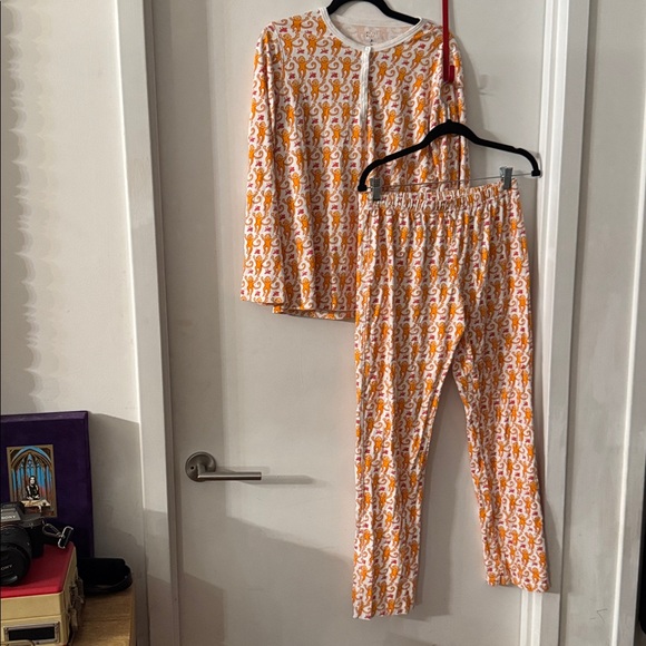 Roller Rabbit Monkey Pajamas - Picture 4 of 9